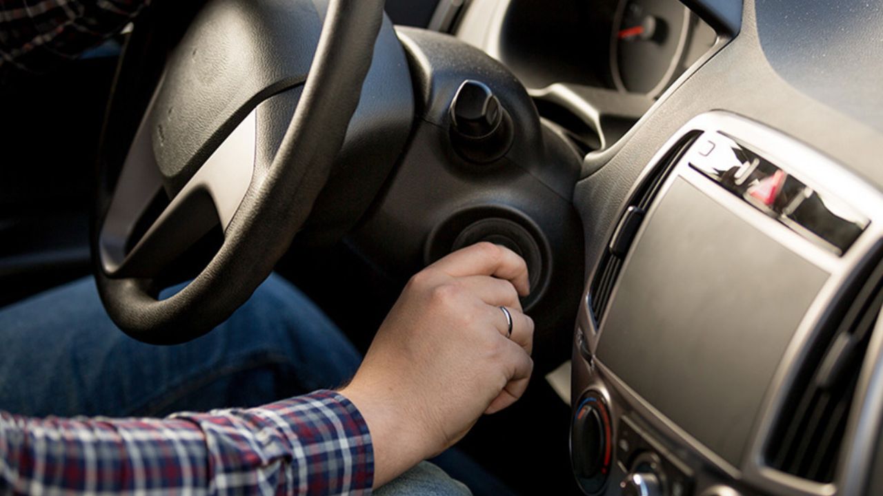 Car Steering: स्टीयरिंग व्हील को होने से पहले देते हैं ये संकेत, अगर ध्यान नहीं दिया तो हो सकता है नुकसान