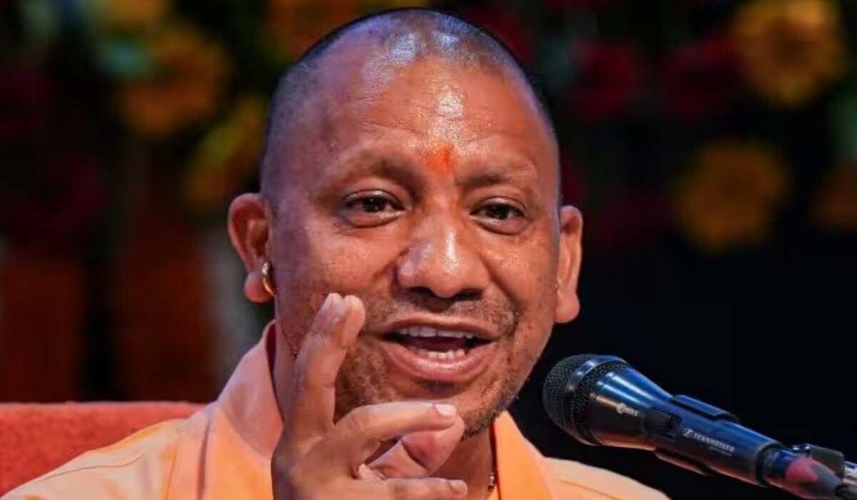 CM Yogi Adityanath ने अफसरों से भारी हो गए बाढ़ से संबंधित जानकारी प्रदान न करने पर