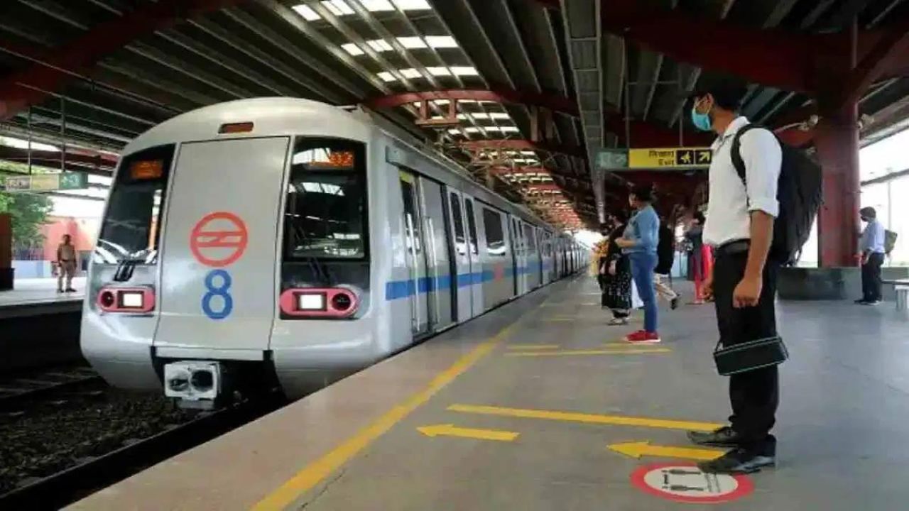 Delhi Metro: दिल्ली मेट्रो की रफ्तार धीमी हुई, चोरों द्वारा तार चोरी के कारण लाइन में खराबी, रेड लाइन की सेवाएं प्रभावित