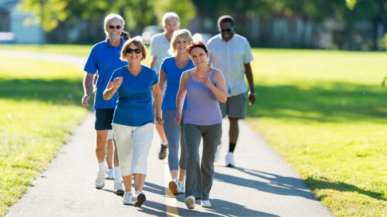 Walk Reduce Risk Of Sudden Death: सिर्फ 11 मिनट की वॉक से रोकें अचानक मौत को, जानें कैसे और क्यों है यह प्रभावी