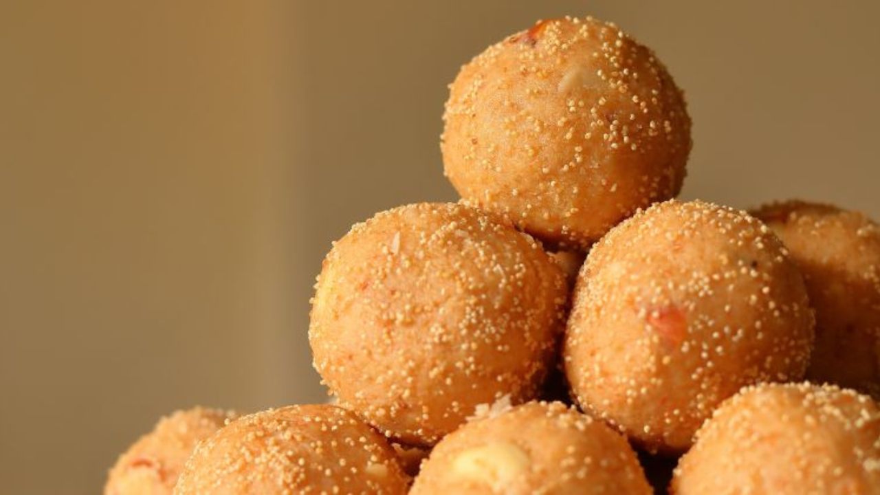 Churma Ke Laddu Recipe: इस ट्रिक से होगा परफेक्ट, 15 दिन तक खराब नहीं होगा