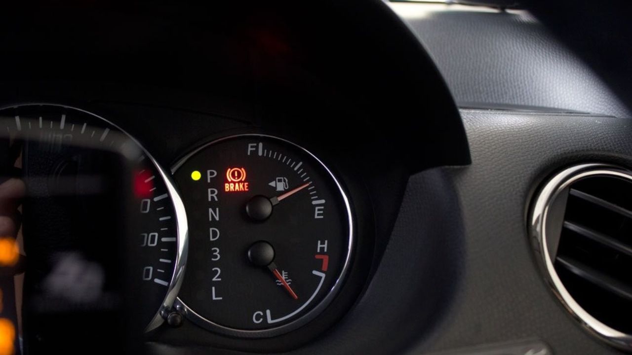 Car Mileage Tips: बरसात के मौसम में कार की माइलेज कैसे बढ़ाएं, ये खास तरीके हो सकते हैं उपयोगी