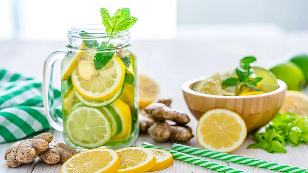 क्या Detox Water वाकई स्वास्थ्य के लिए लाभकारी है? जानें विशेषज्ञ से