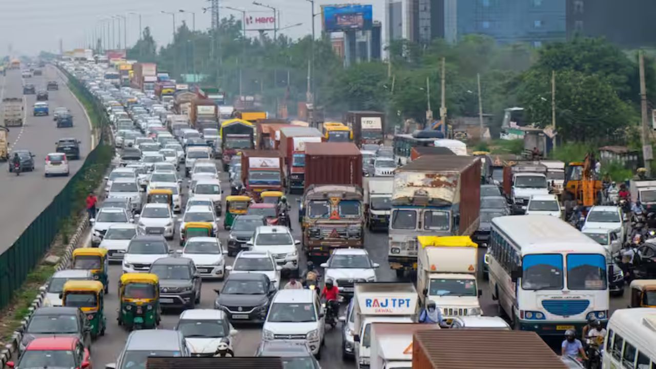 Rajasthan Bus Strike: राजस्थान में हड़ताल के कारण 30 हजार बसों के पहिये थमे, 40 लाख लोग प्रभावित, जानिए क्या हैं मांगें?