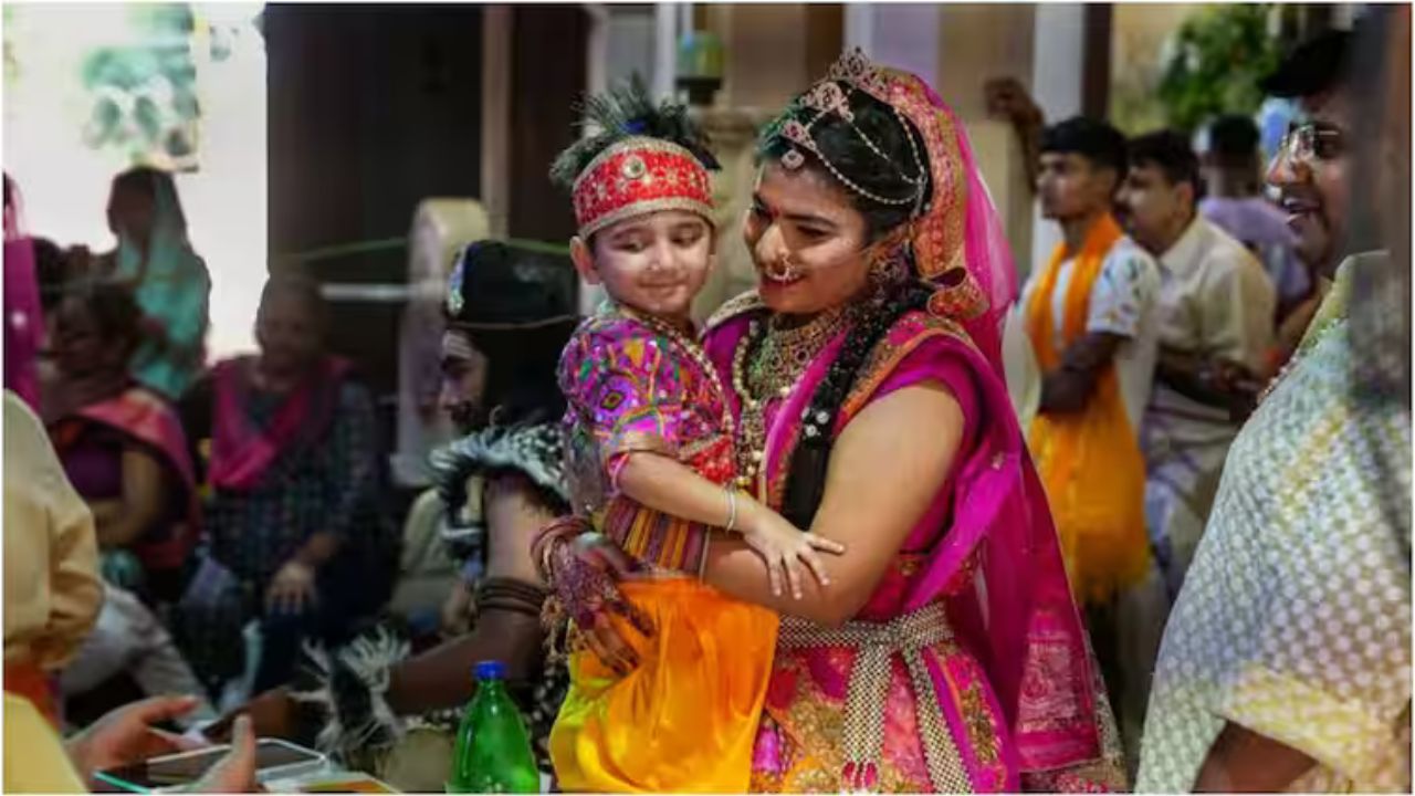 Janmashtami 2024 Holiday: जयपुर में जन्माष्टमी पर आधे दिन की छुट्टी घोषित, इस समय से बंद रहेंगे सरकारी कार्यालय