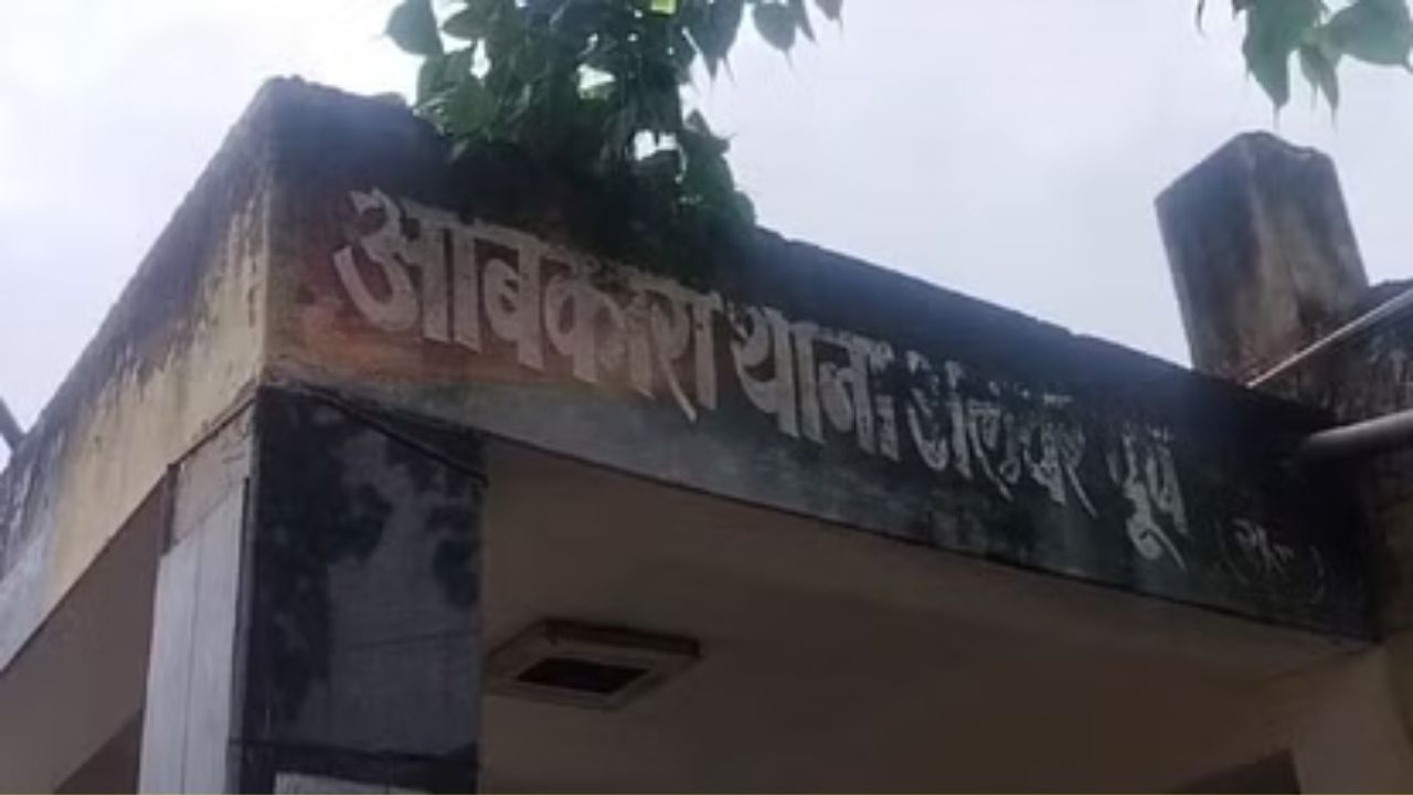 Alwar: सूखे दिन पर शराब की आपूर्ति के लिए ले जाई जा रही शराब जब्त, एक्साइज पुलिस ने दो आरोपियों को गिरफ्तार किया