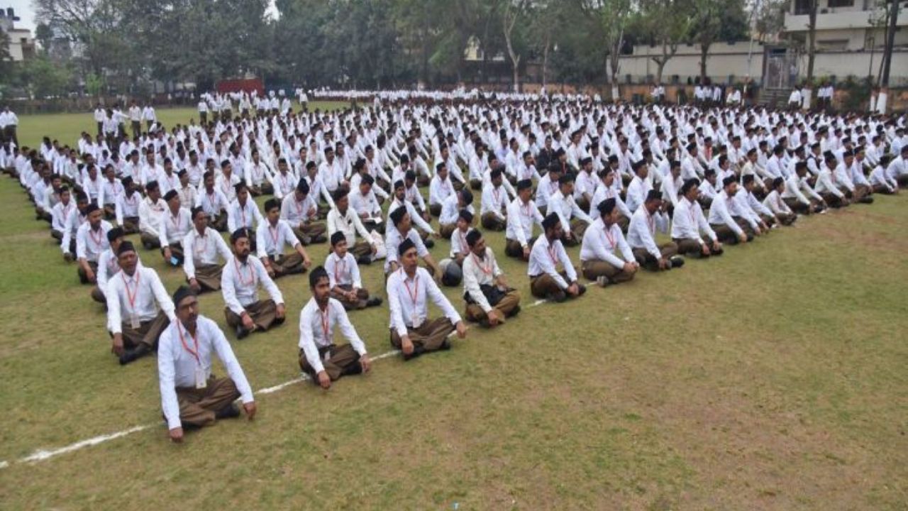 Rajasthan: सरकारी कर्मचारियों को RSS गतिविधियों में शामिल होने की अनुमति, भजनलाल सरकार ने हटाया प्रतिबंध