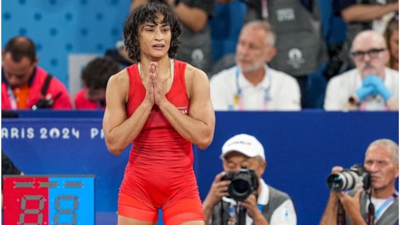 Vinesh Phogat को अनोखा सम्मान, डॉक्टर परमजीत ने 50 किलोमीटर चलकर लाया 30 किलो घी