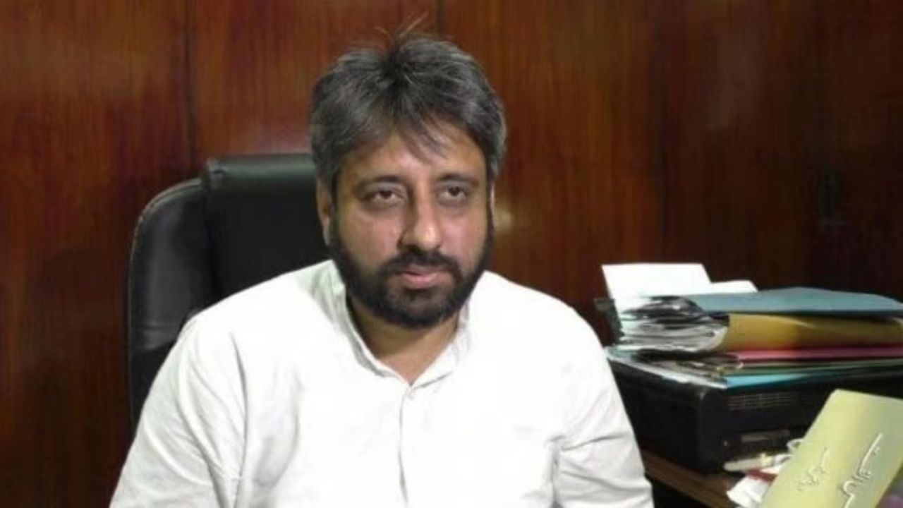 AAP विधायक Amanatullah Khan की ED कस्टडी बढ़ी, कोर्ट में कहा - 'मुझे अंग्रेजी नहीं आती'