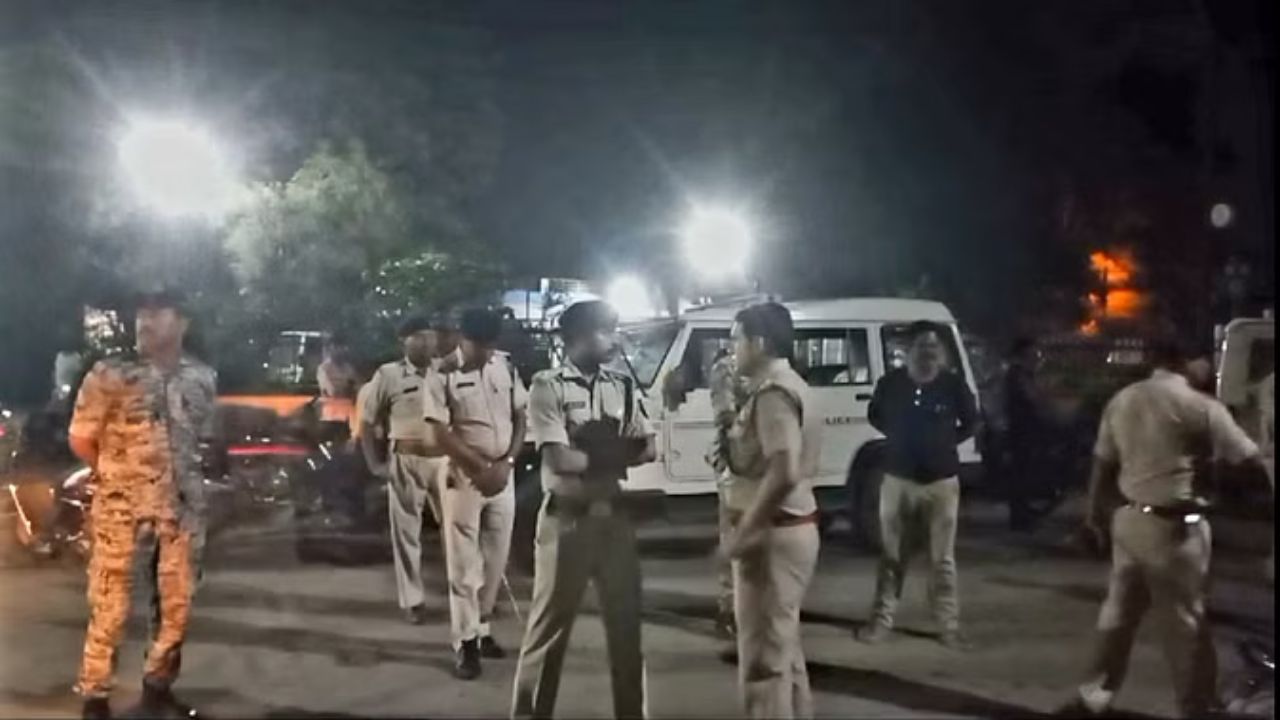 Delhi Murder: प्रॉपर्टी डीलर के ऑफिस में ताबड़तोड़ फायरिंग, एक की मौत, विवाद उधार के पैसे को लेकर