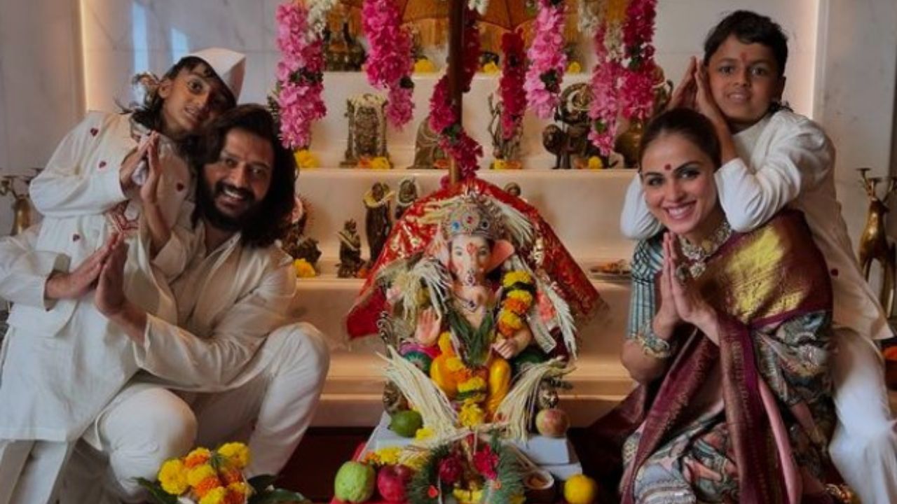 Ganesh Chaturthi 2024: बिपाशा की बेटी ने ली बप्पा की आशीर्वाद, सलमान खान ने भी की पूजा... देखें सेलिब्रिटीज की गणपति उत्सव की झलक