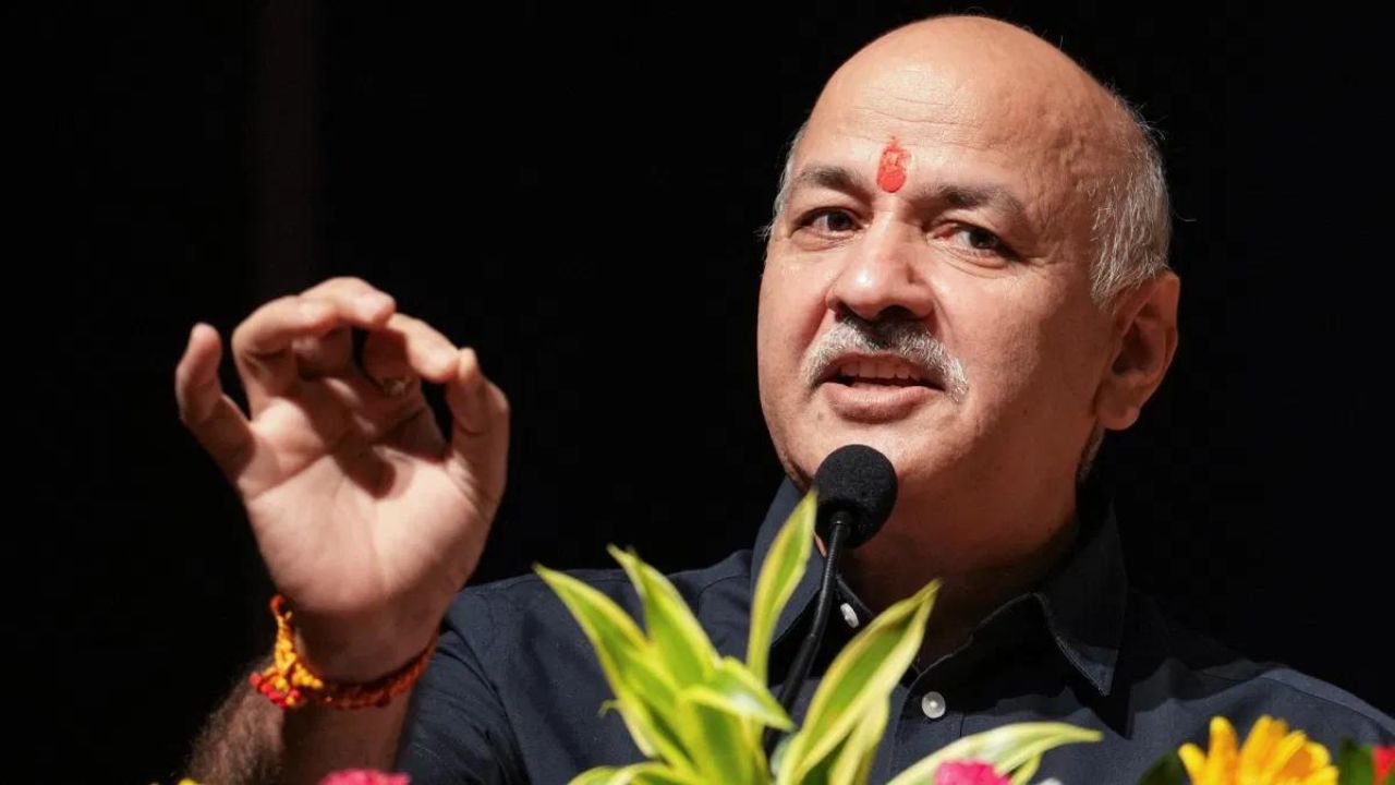 Manish Sisodia का बयान: 'शिक्षकों की सैलरी IAS अधिकारियों से अधिक होनी चाहिए'