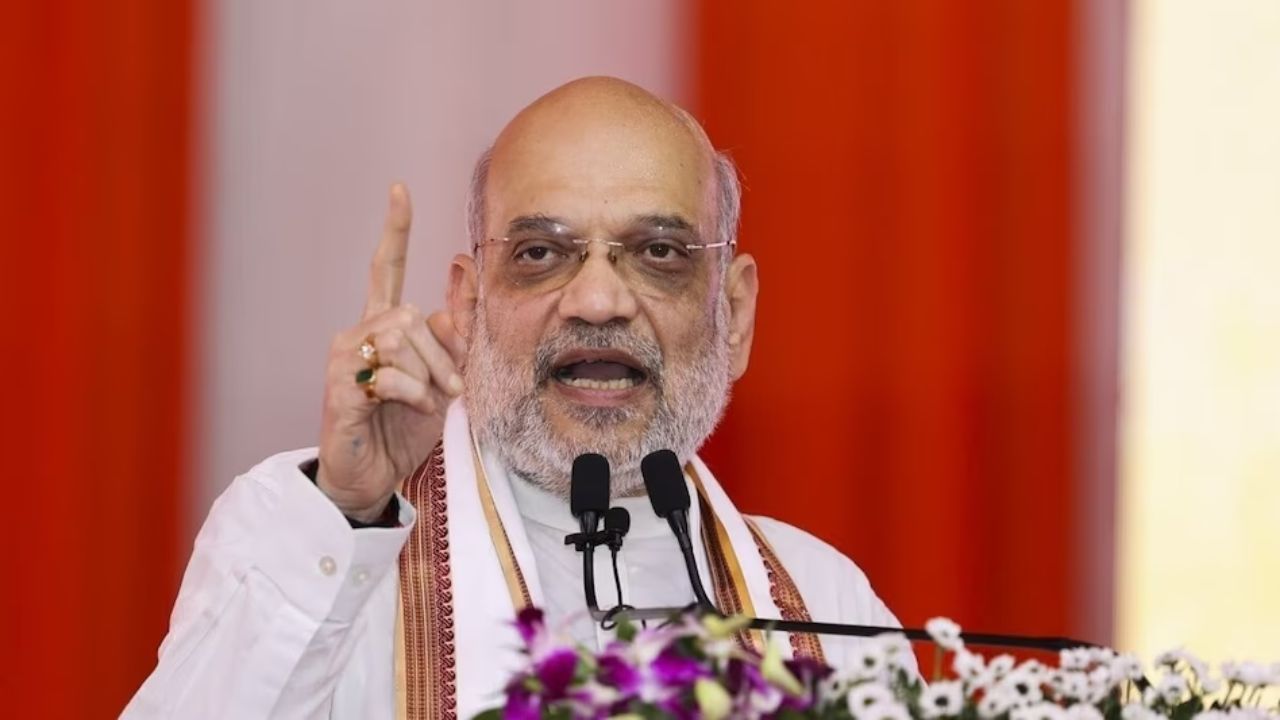 Amit Shah in Rewari: जिले के लिए किए कई वादे, कांग्रेस पर साधा निशाना, बागियों को वोट न देने की अपील