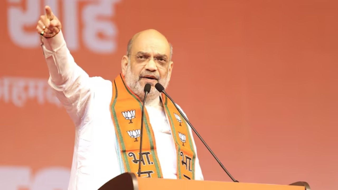 Amit Shah in Rewari: जिले के लिए किए कई वादे, कांग्रेस पर साधा निशाना, बागियों को वोट न देने की अपील